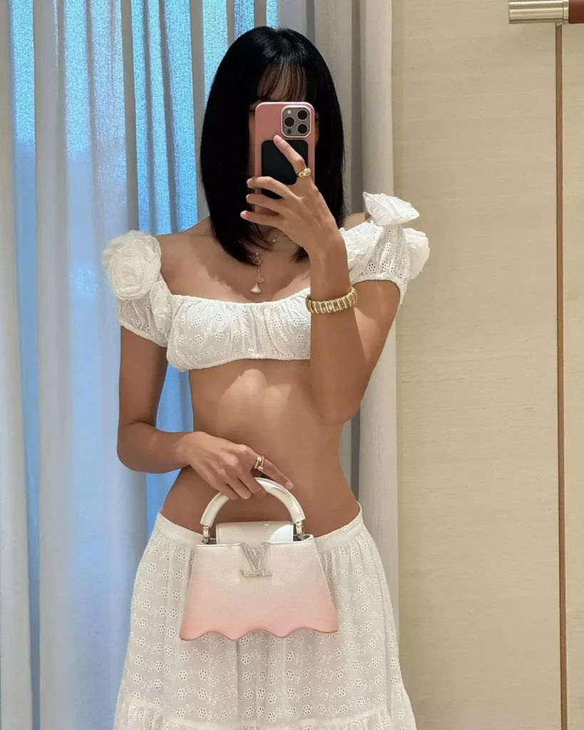 LISA - NEW WOMAN feat. Rosalía